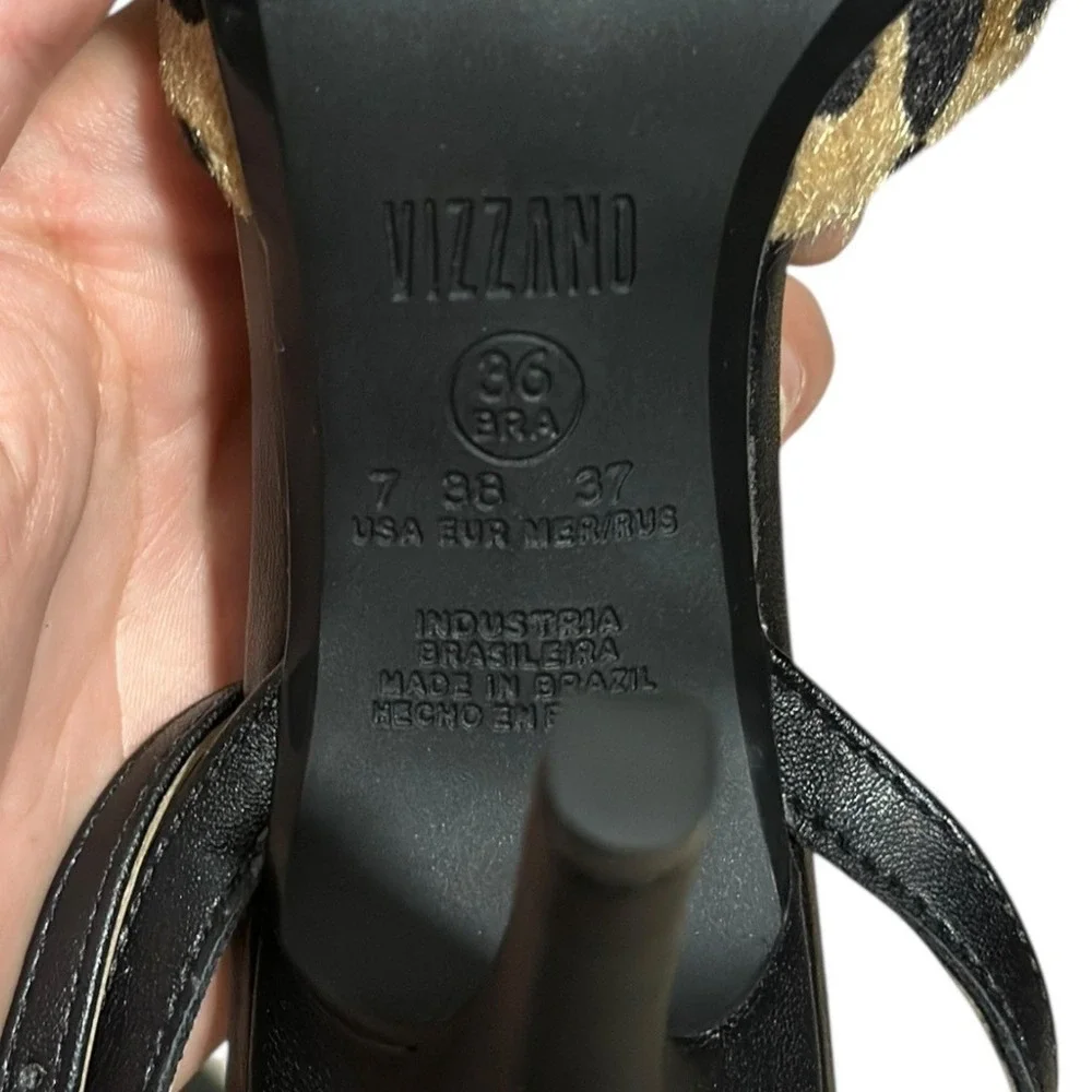 Vizzano Leopard Print Ankle Strap Heels Pointed Toe Buckle Women's Size 7 NEW